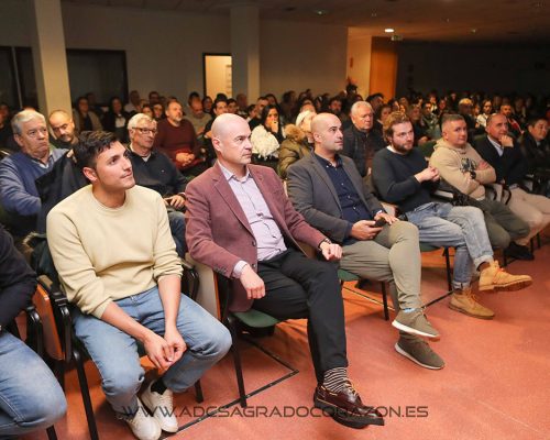 Lugo. En el Pazo de Feiras y Congresos, gala de la ADX Sagrado Corazón, presentada por Terio Carrera