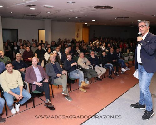 Lugo. En el Pazo de Feiras y Congresos, gala de la ADX Sagrado Corazón, presentada por Terio Carrera